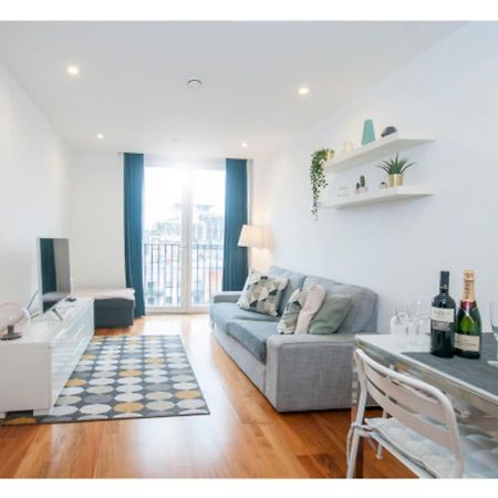 The Most Central Apartment In Cardiff Exterior foto